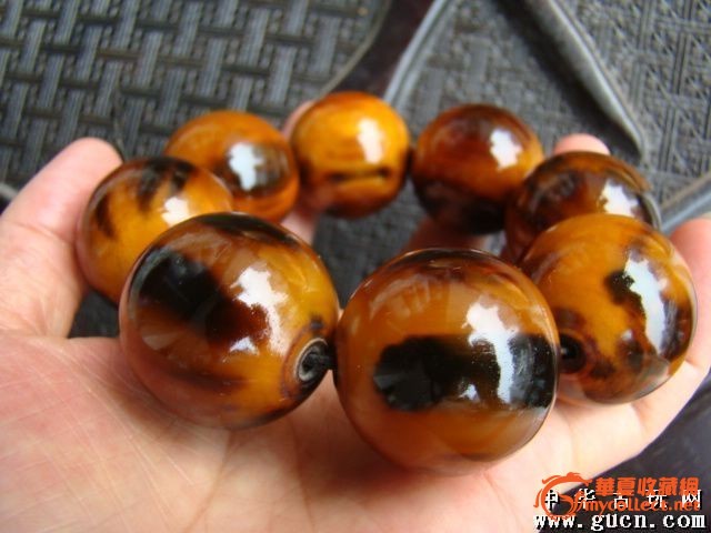 保真的清代犀牛角手串