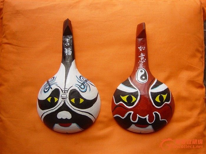 地摊交易区所展示的物品交易信息,其真实性、准确性和合法性由信息发布人负责,华夏收藏网不承担任何法律责任。 华夏收藏网有两种交易模式,1、买卖双方私下协商自行交易;2、买卖双方委托华夏收藏网代理交易。 凡是用户私下交易免费,但本网不承担任何责任。华夏收藏网提醒:为保障您的利益,推荐您选择委托华夏收藏网代理交易,具体安全交易方法如下: 代理交易其运作的实质是以华夏收藏网为货与款转移的中介,提供让买卖双方都放心货款转移的一种服务。 1、买卖双方通过看图、交流达成交易意向,买家将货款作为押金汇至本网,本网收到押金