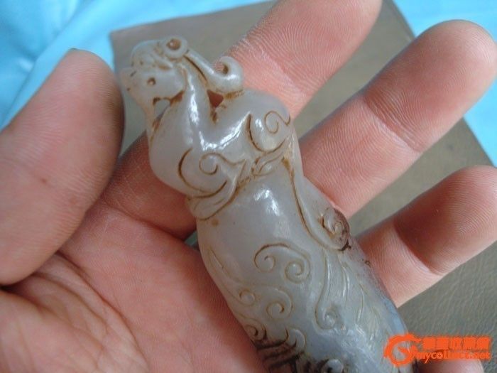 老和田饕餮纹貔貅把件-老和田饕餮纹貔貅把件