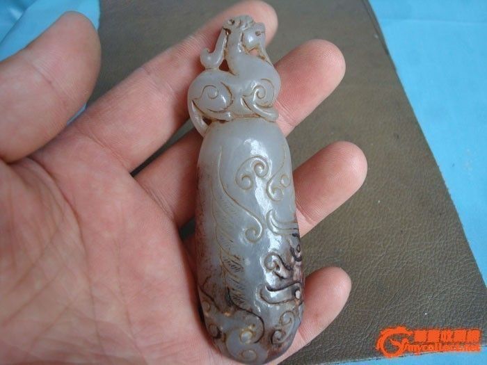 老和田饕餮纹貔貅把件-老和田饕餮纹貔貅把件