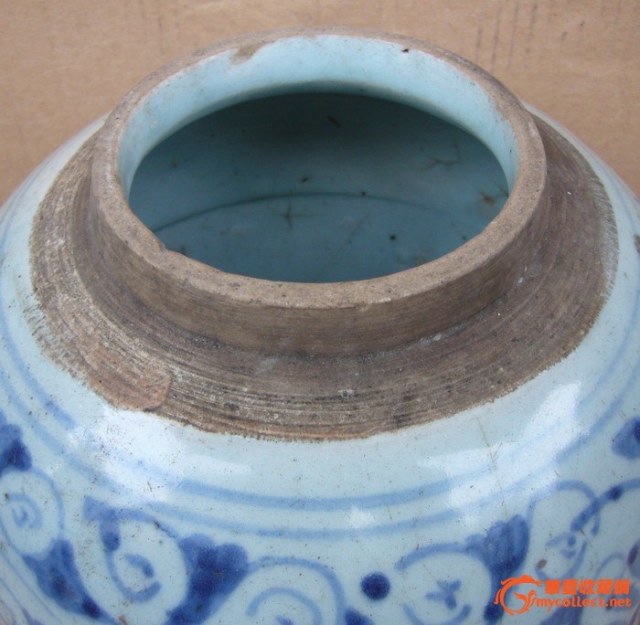 地摊 瓷器 明代菊花缠枝纹青花大罐