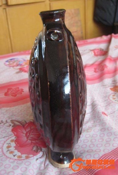 清代酱釉双鱼扁壶_清代酱釉双鱼扁壶价格_清代酱釉扁