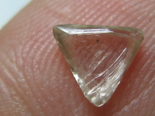 天然三角形钻石原石--金刚石_天然三角形钻石