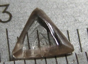 天然三角形钻石原石--金刚石_天然三角形钻石