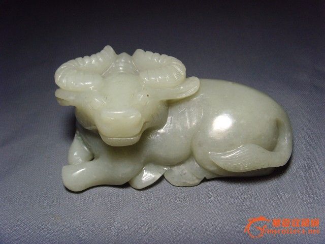 重149.1克的和田玉卧牛摆件