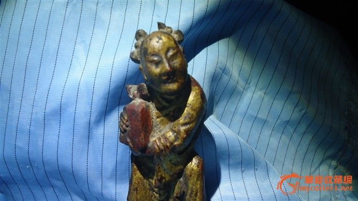 地摊交易区所展示的物品交易信息,其真实性、准确性和合法性由信息发布人负责,华夏收藏网不承担任何法律责任。 华夏收藏网有两种交易模式,1、买卖双方私下协商自行交易;2、买卖双方委托华夏收藏网代理交易。 凡是用户私下交易免费,但本网不承担任何责任。华夏收藏网提醒:为保障您的利益,推荐您选择委托华夏收藏网代理交易,具体安全交易方法如下: 代理交易其运作的实质是以华夏收藏网为货与款转移的中介,提供让买卖双方都放心货款转移的一种服务。 1、买卖双方通过看图、交流达成交易意向,买家将货款作为押金汇至本网,本网收到押金
