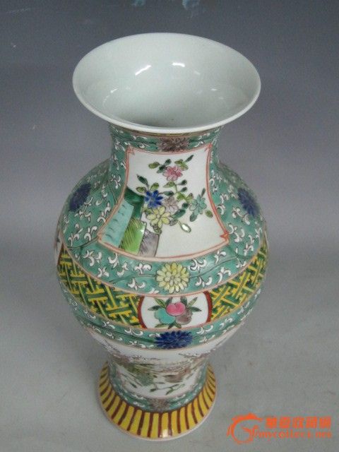 清代康熙粉彩观音瓶