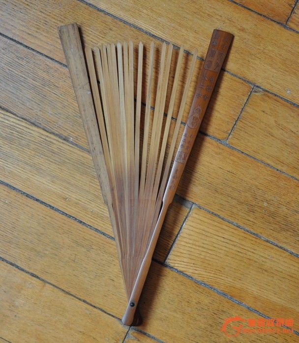 清代竹雕扇骨三把—长短不一