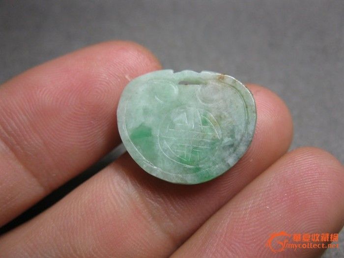 清代糯种老翡翠带绿玉锁