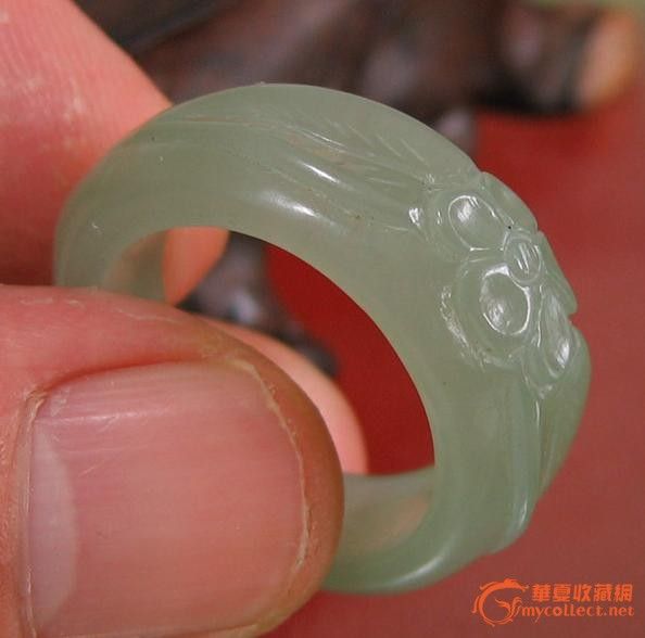 新疆和田玉雕花戒指
