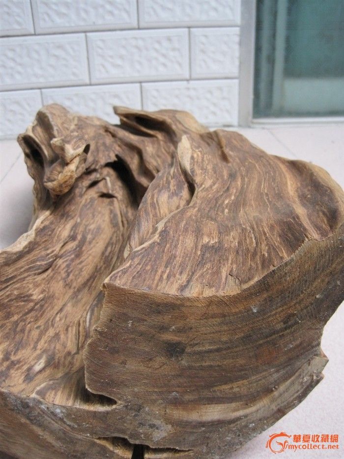 越南极品水沉香摆件——怪石嶙峋(千年黑沉香)