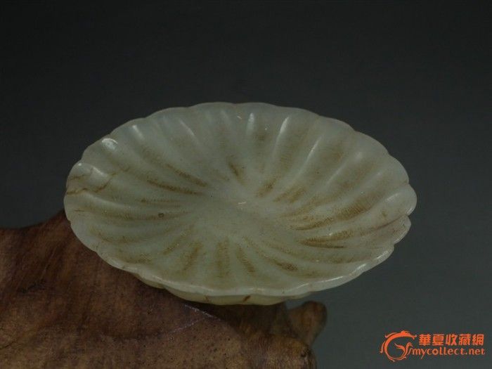 明代早期.深挖工多瓣和田白玉小玉碟