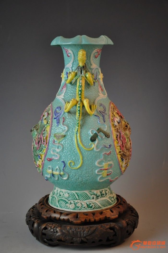 地摊 瓷器 民国仿乾隆龙耳雕瓷花口瓶