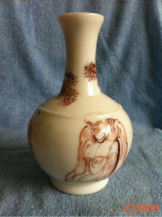 古月轩款料器观音瓶